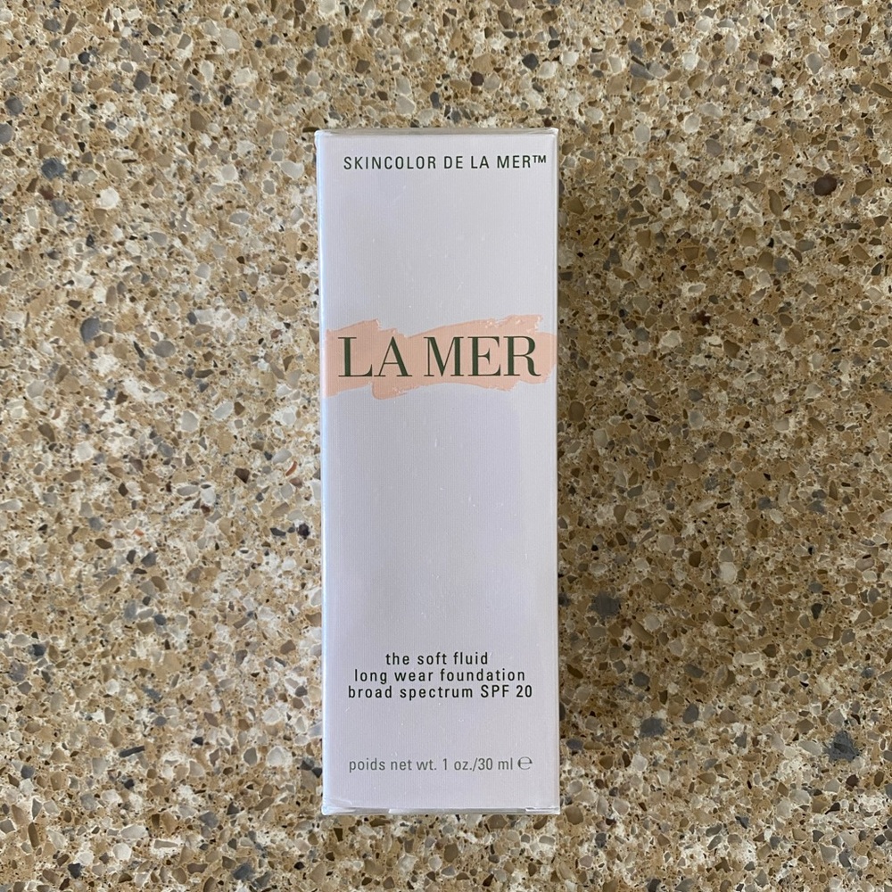 La Mer Soft Fluid Long Wear Foundation Broad Spectrum SPF 20